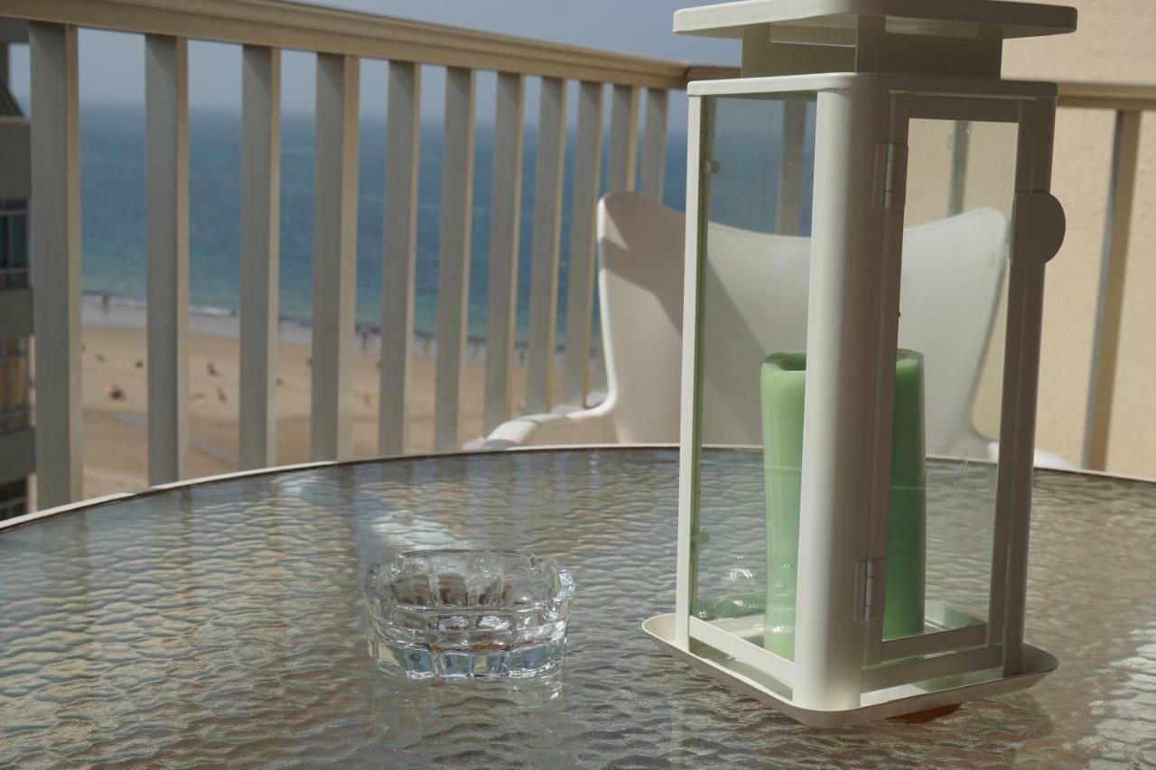 Apartamento La Mar De Cerca. Terraza Vistas Mar. 1ª Linea Playa Kadyks Zewnętrze zdjęcie